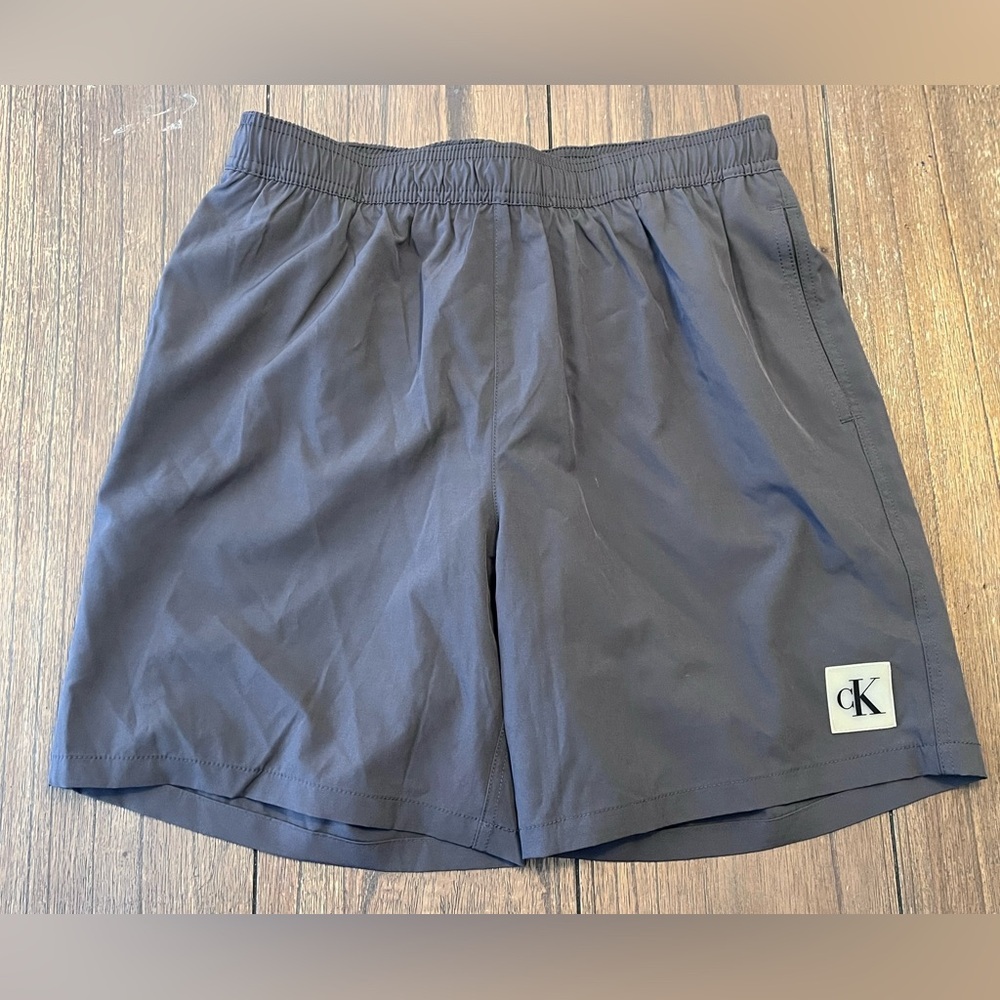 NWT Calvin Klein Swimwear Grey Shorts Men’s Medium Trunks
